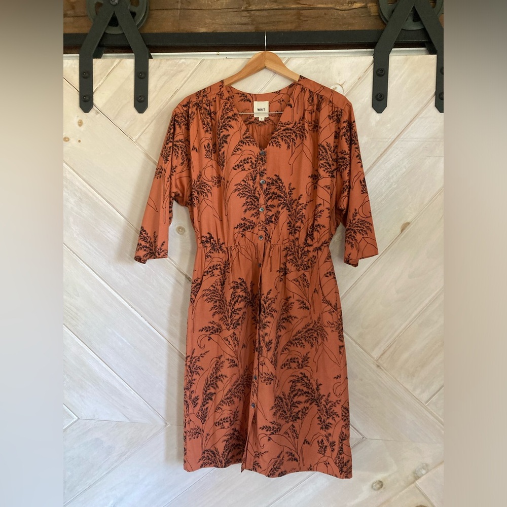 Whit excellent condition dress